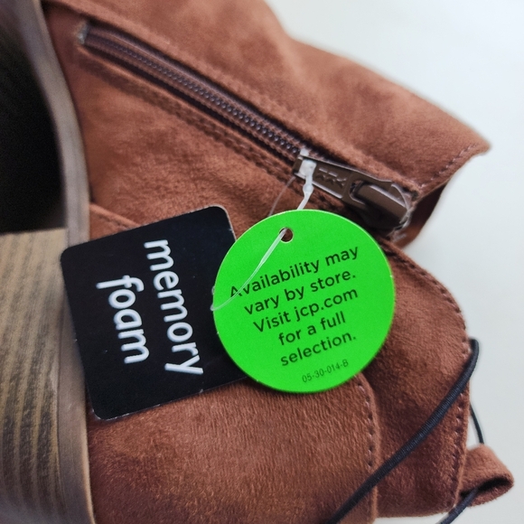 NWT Arizona Jean Co. Brown Faux Suede Side Zip Ankle Boots Memory Foam Soles 8M - Picture 9 of 10